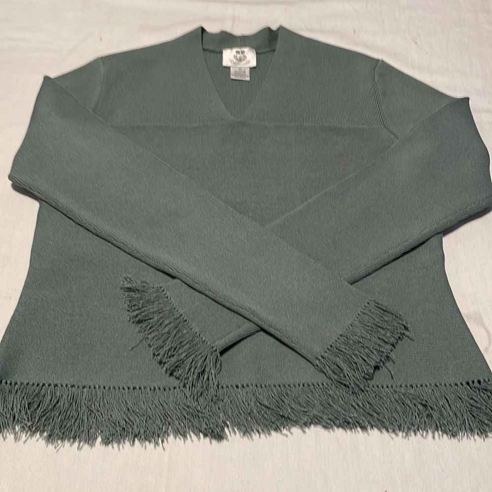 Renfrew Gorgeous Rayon/Nylon/Spandex knit top with fringe details Sz M